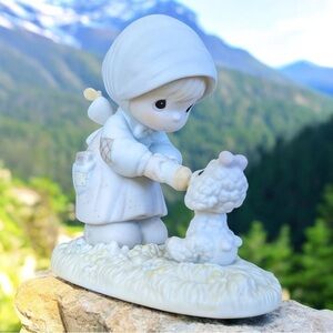 Precious Moments Vintage 1987 “Feed My Sheep” Ceramic Figurine
